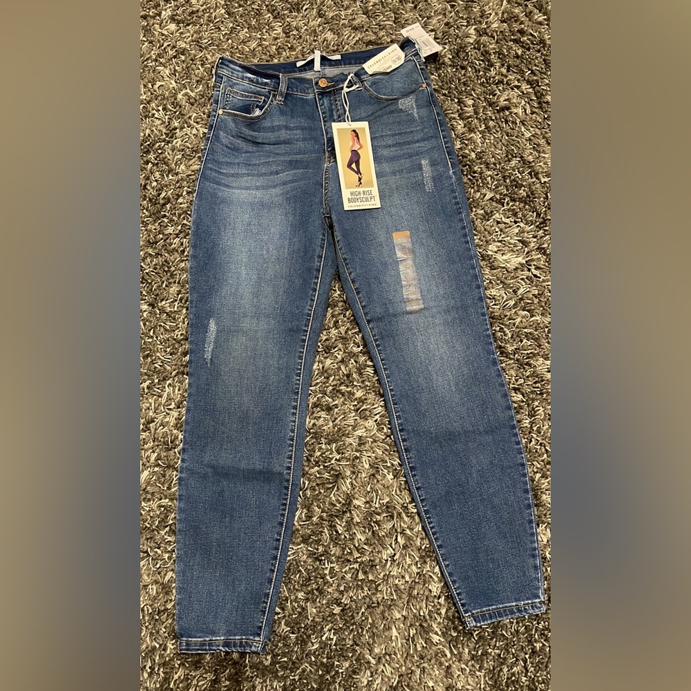 NWT Celebriry Pink Curvy Jeans size 11